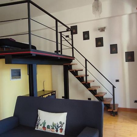 La Casa Di Amy - Loft Con Garage Privato Lägenhet Milano Exteriör bild