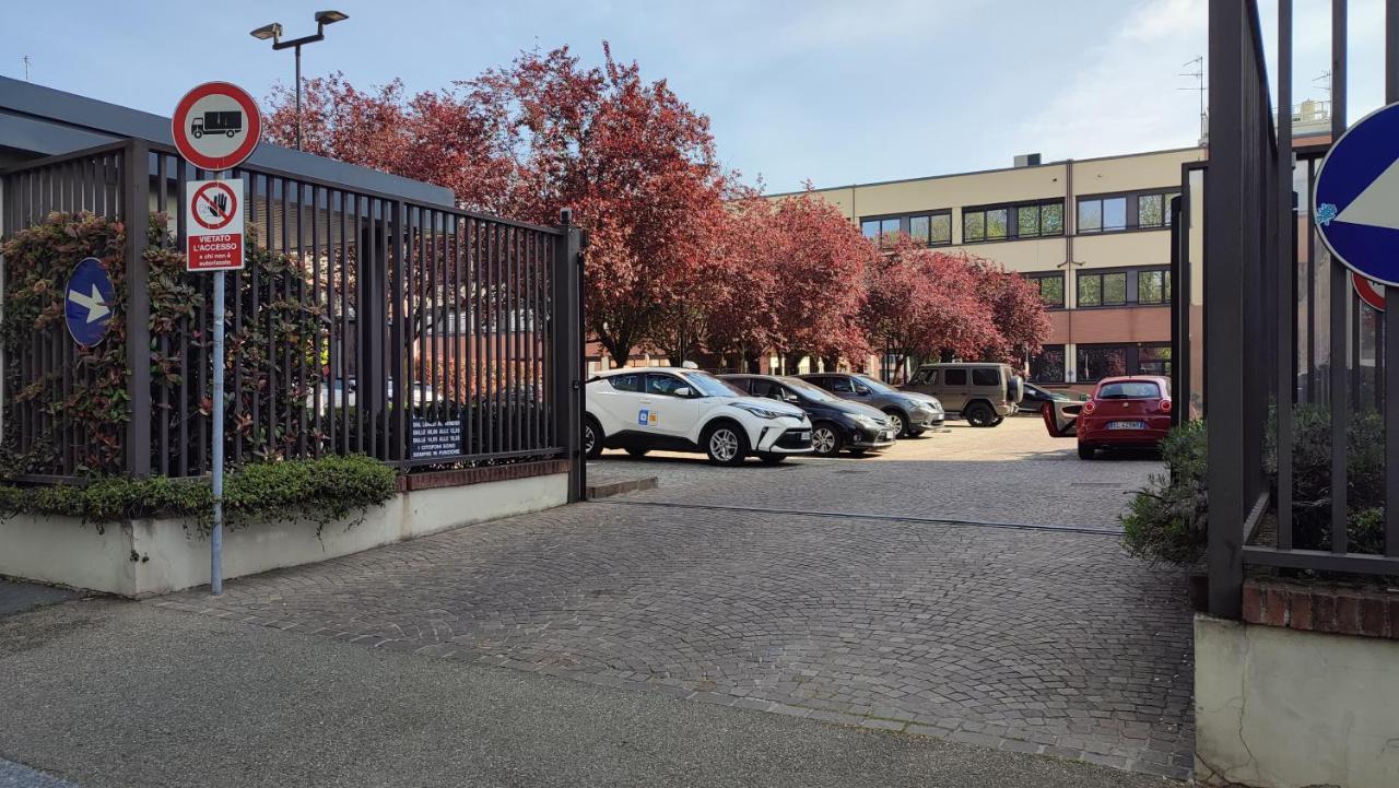 La Casa Di Amy - Loft Con Garage Privato Lägenhet Milano Exteriör bild